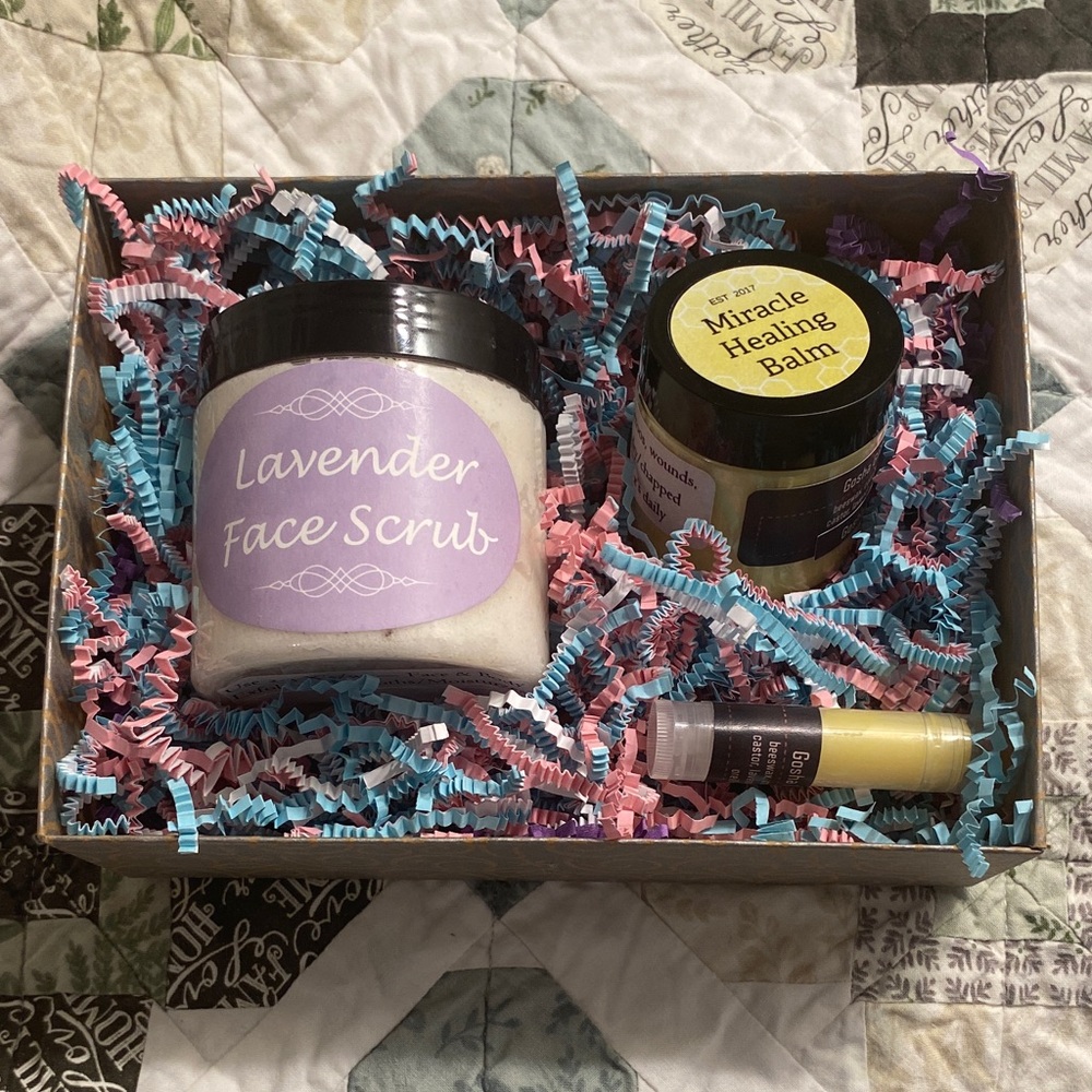 🛍️ Lavender Scrub & MIRACLE HEALING ❤️‍🩹 BALM/Lip Balm SET